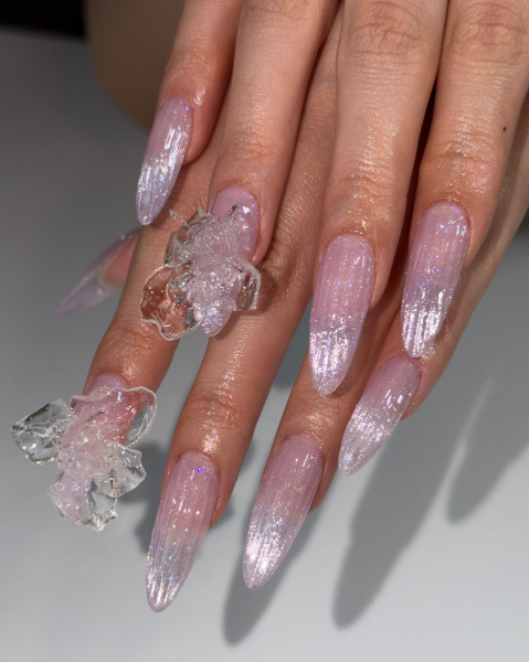 textured chrome manicure courtesy of ookonailstudio